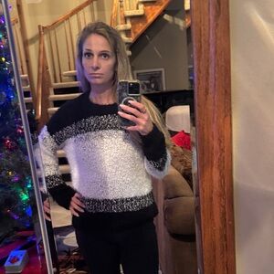 Chic Black and White Crew Neck Sweater